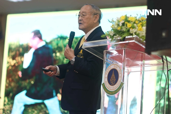 รูป-“ในหลวงรัชกาลที่ 9 ในดวงใจ” ของ ดร.สุเมธ ตันติเวชกุล-14