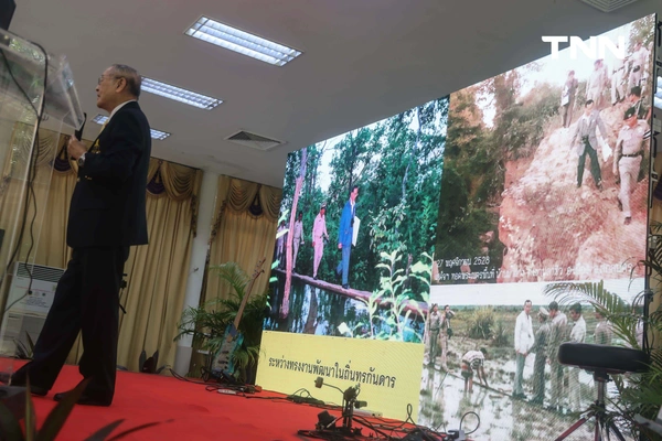 รูป-“ในหลวงรัชกาลที่ 9 ในดวงใจ” ของ ดร.สุเมธ ตันติเวชกุล-21