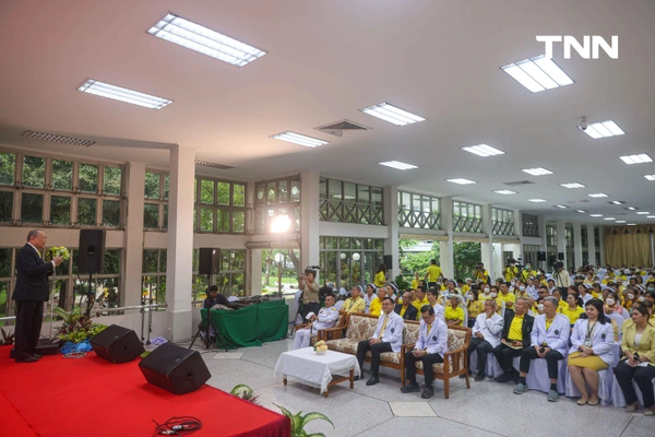 รูป-“ในหลวงรัชกาลที่ 9 ในดวงใจ” ของ ดร.สุเมธ ตันติเวชกุล-17