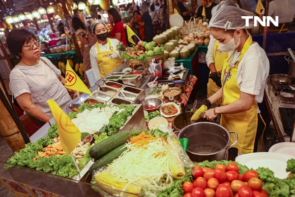 รูป-ไอคอนสยาม - เมืองสุขสยาม กินเจคึกคัก ชูอาหารฟิวชั่น “ฟัวกราส์เจ-สปาเก็ตตี้ซอสหลนน้ำชุบหยำเจ” เปิดมิติใหม่เทศกาลกินเจ-18