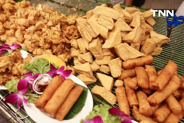 รูป-ไอคอนสยาม - เมืองสุขสยาม กินเจคึกคัก ชูอาหารฟิวชั่น “ฟัวกราส์เจ-สปาเก็ตตี้ซอสหลนน้ำชุบหยำเจ” เปิดมิติใหม่เทศกาลกินเจ-15