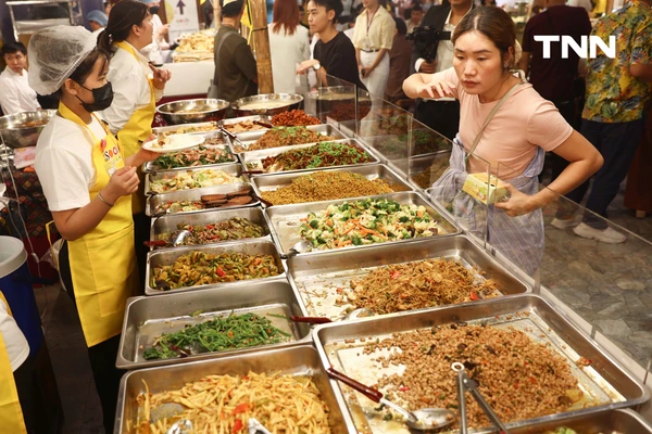 รูป-ไอคอนสยาม - เมืองสุขสยาม กินเจคึกคัก ชูอาหารฟิวชั่น “ฟัวกราส์เจ-สปาเก็ตตี้ซอสหลนน้ำชุบหยำเจ” เปิดมิติใหม่เทศกาลกินเจ-13