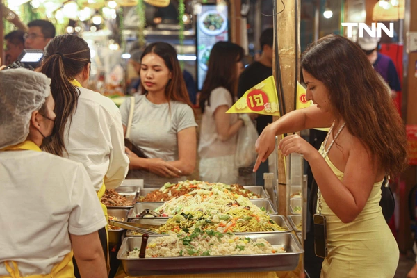 รูป-ไอคอนสยาม - เมืองสุขสยาม กินเจคึกคัก ชูอาหารฟิวชั่น “ฟัวกราส์เจ-สปาเก็ตตี้ซอสหลนน้ำชุบหยำเจ” เปิดมิติใหม่เทศกาลกินเจ-6