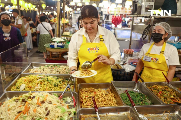 รูป-ไอคอนสยาม - เมืองสุขสยาม กินเจคึกคัก ชูอาหารฟิวชั่น “ฟัวกราส์เจ-สปาเก็ตตี้ซอสหลนน้ำชุบหยำเจ” เปิดมิติใหม่เทศกาลกินเจ-8