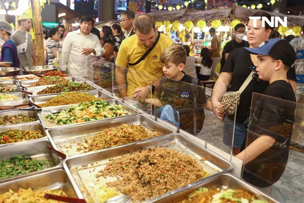 รูป-ไอคอนสยาม - เมืองสุขสยาม กินเจคึกคัก ชูอาหารฟิวชั่น “ฟัวกราส์เจ-สปาเก็ตตี้ซอสหลนน้ำชุบหยำเจ” เปิดมิติใหม่เทศกาลกินเจ-4