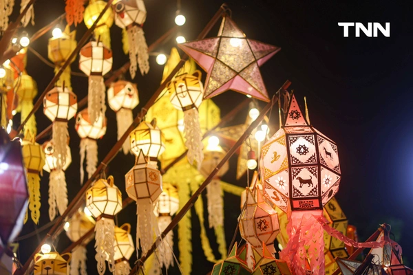 รูป-มนต์เสน่ห์แสงล้านนา ลำพูนสว่างไสว ชวนเที่ยวงาน "โคมแสนดวงที่เมืองลำพูน ประจำปี 2568"-24