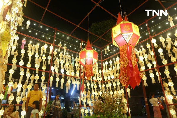 รูป-มนต์เสน่ห์แสงล้านนา ลำพูนสว่างไสว ชวนเที่ยวงาน "โคมแสนดวงที่เมืองลำพูน ประจำปี 2568"-19