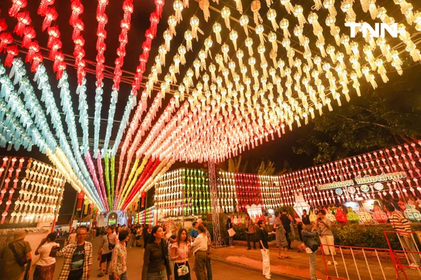 รูป-มนต์เสน่ห์แสงล้านนา ลำพูนสว่างไสว ชวนเที่ยวงาน "โคมแสนดวงที่เมืองลำพูน ประจำปี 2568"-14