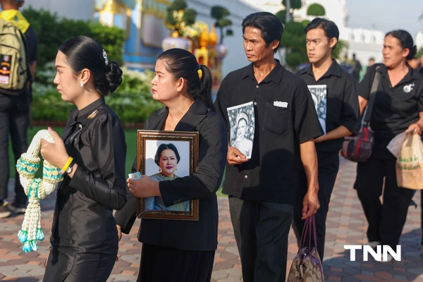 รูป-ประมวลภาพ ขบวนเชิญพระบรมศพ สมเด็จพระพันปีหลวง สู่พระบรมมหาราชวัง-7