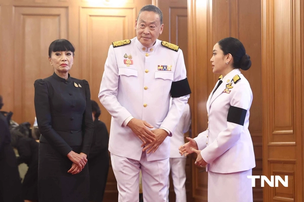 รูป-ประมวลภาพ ขบวนเชิญพระบรมศพ สมเด็จพระพันปีหลวง สู่พระบรมมหาราชวัง-20