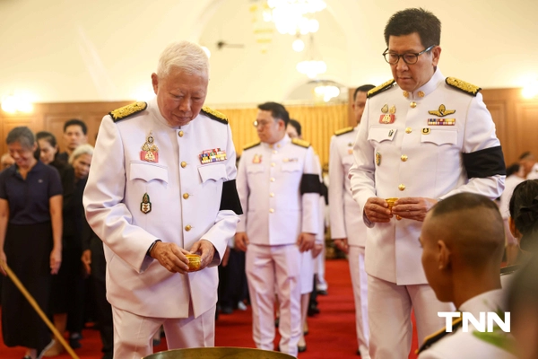 รูป-ประมวลภาพ ขบวนเชิญพระบรมศพ สมเด็จพระพันปีหลวง สู่พระบรมมหาราชวัง-16