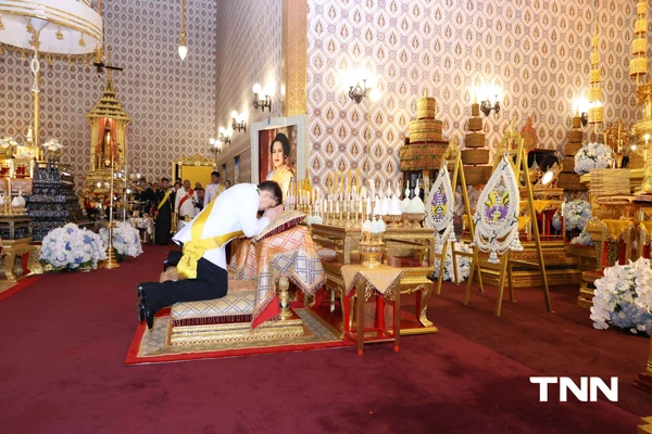 รูป-ประมวลภาพ ขบวนเชิญพระบรมศพ สมเด็จพระพันปีหลวง สู่พระบรมมหาราชวัง-6