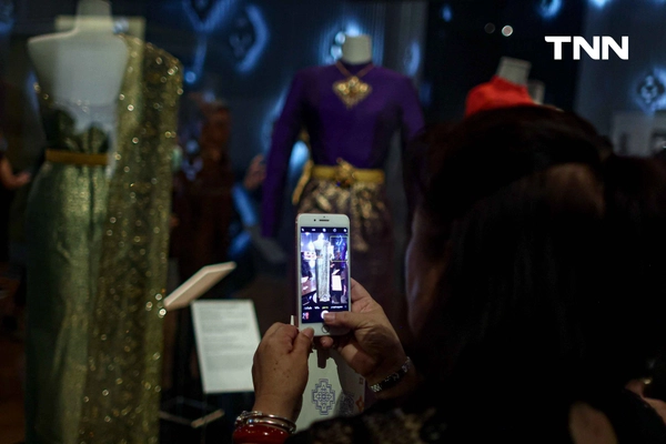 รูป-รำลึกพระมหากรุณาธิคุณด้านผ้าไทย พิพิธภัณฑ์ผ้าฯ เปิดเข้าชมฟรี ตามรอย "ชุดไทยราชนิยม" สะท้อนพระอัจฉริยภาพ ‘สมเด็จพระพันปีหลวง'-24