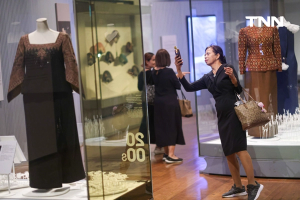 รูป-รำลึกพระมหากรุณาธิคุณด้านผ้าไทย พิพิธภัณฑ์ผ้าฯ เปิดเข้าชมฟรี ตามรอย "ชุดไทยราชนิยม" สะท้อนพระอัจฉริยภาพ ‘สมเด็จพระพันปีหลวง'-30