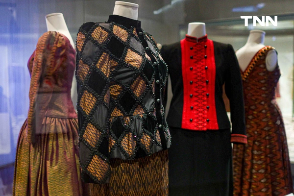 รูป-รำลึกพระมหากรุณาธิคุณด้านผ้าไทย พิพิธภัณฑ์ผ้าฯ เปิดเข้าชมฟรี ตามรอย "ชุดไทยราชนิยม" สะท้อนพระอัจฉริยภาพ ‘สมเด็จพระพันปีหลวง'-16