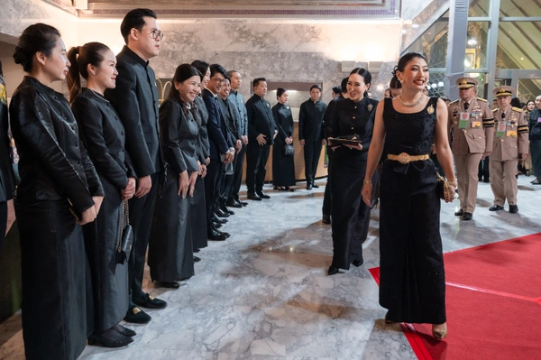 รูป-เจ้าฟ้าสิริวัณณวรีฯ ทอดพระเนตรการแสดงโขนมูลนิธิส่งเสริมศิลปาชีพฯ-9