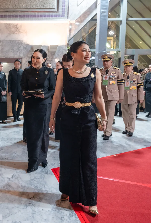 รูป-เจ้าฟ้าสิริวัณณวรีฯ ทอดพระเนตรการแสดงโขนมูลนิธิส่งเสริมศิลปาชีพฯ-10