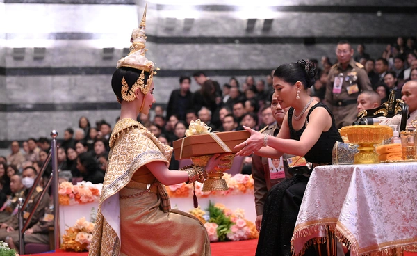 รูป-เจ้าฟ้าสิริวัณณวรีฯ ทอดพระเนตรการแสดงโขนมูลนิธิส่งเสริมศิลปาชีพฯ-14