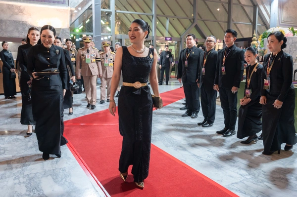 รูป-เจ้าฟ้าสิริวัณณวรีฯ ทอดพระเนตรการแสดงโขนมูลนิธิส่งเสริมศิลปาชีพฯ-11