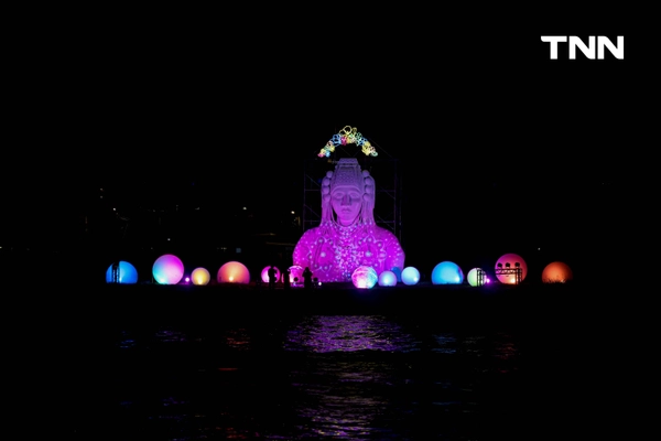 รูป-Vijit Chao Phraya 2025 “แสงแห่งสยาม แม่ของแผ่นดิน" อลังการริมน้ำเจ้าพระยา ร่วมรำลึกในพระมหากรุณาธิคุณ สมเด็จพระพันปีหลวง-28