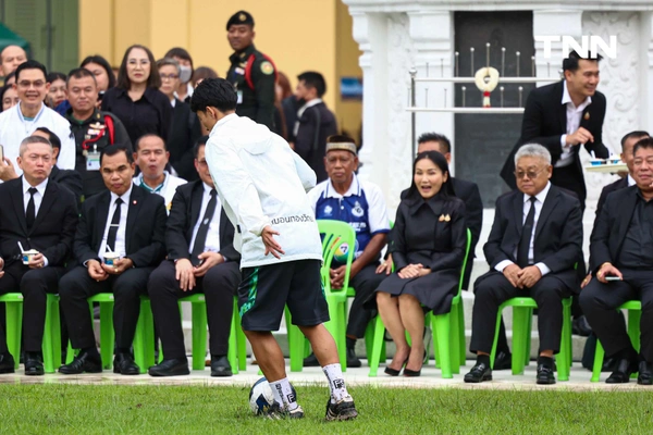 รูป-รมต.ศึกษาธิการ พบ โรงเรียนหมอนทองวิทยา จาก กระแส”หมอนทองฟีเวอร์" สู่การผลักดันการพัฒนาและส่งเสริมการกีฬาในโรงเรียนที่ด้อยโอกาส-7