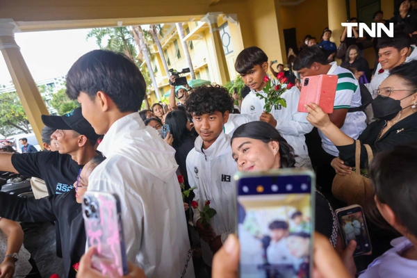 รูป-รมต.ศึกษาธิการ พบ โรงเรียนหมอนทองวิทยา จาก กระแส”หมอนทองฟีเวอร์" สู่การผลักดันการพัฒนาและส่งเสริมการกีฬาในโรงเรียนที่ด้อยโอกาส-19