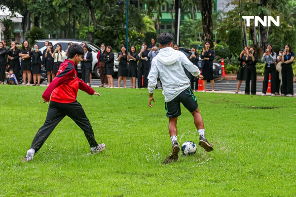 รูป-รมต.ศึกษาธิการ พบ โรงเรียนหมอนทองวิทยา จาก กระแส”หมอนทองฟีเวอร์" สู่การผลักดันการพัฒนาและส่งเสริมการกีฬาในโรงเรียนที่ด้อยโอกาส-24