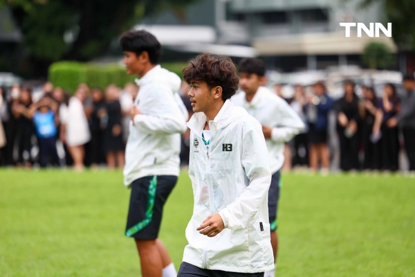 รูป-รมต.ศึกษาธิการ พบ โรงเรียนหมอนทองวิทยา จาก กระแส”หมอนทองฟีเวอร์" สู่การผลักดันการพัฒนาและส่งเสริมการกีฬาในโรงเรียนที่ด้อยโอกาส-4