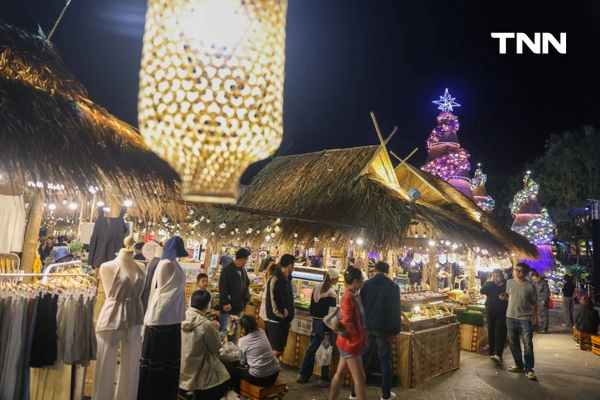 รูป-เที่ยวงานภาคเหนือหน้าหนาว “เทศกาลสีสันกาสะลอง 2025” ชม “ต้นคริสต์มาสหมอกพันวา” ถ่ายทอดอัตลักษณ์ของ 4 ชนเผ่าจากยอดดอยสูง-23