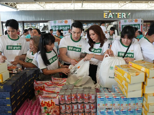 รูป-เครือซีพี ช่วยชาวใต้ฝ่าวิฤตน้ำท่วม ส่ง 2,000 ถุงกำลังใจ–ไข่ 3 แสนฟอง-10