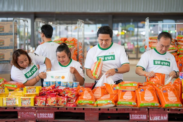 รูป-เครือซีพี ช่วยชาวใต้ฝ่าวิฤตน้ำท่วม ส่ง 2,000 ถุงกำลังใจ–ไข่ 3 แสนฟอง-8