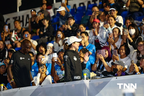 รูป-ประมวลภาพ พระราชินี ทรงวิ่ง ฮาล์ฟมาราธอน ร่วมกับ เอเลียด คิปโชเก้ ทรงใช้เวลา 2.13 ชม. ก่อนเข้าเส้นชัย-14