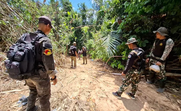 สนธิกำลัง ตรวจยึดพื้นที่บุกรุกตัดถนน ล้ำเขตอุทยานฯ สันกาลาคีรี 