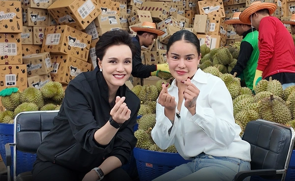"ศุภจี" ดึง พิมรี่พาย อินฟลูเอนเซ.อร์ดัง ไลฟ์ขายทุเรียนไทย ส่งตรงจากสวน แก้ผลผลิตล้น ช่วยเกษตรกร เจาะตลาดดิจิทัล 