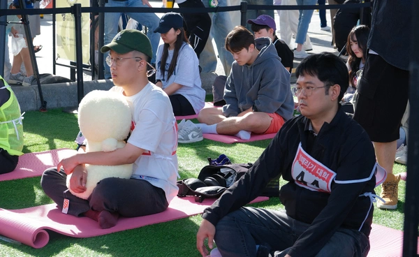 แข่งนั่งใจลอย การแข่งขันที่สวนทางโลกที่เร่งรีบ ทำไปเพื่ออะไร?