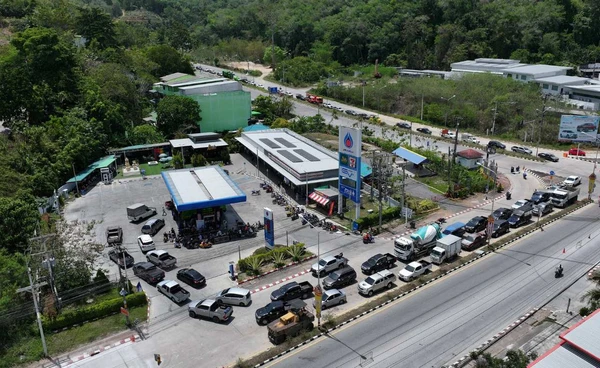 เบตงป่วน! คนล้นปั๊ม รอเติมน้ำมัน ยาว 1 กม. 