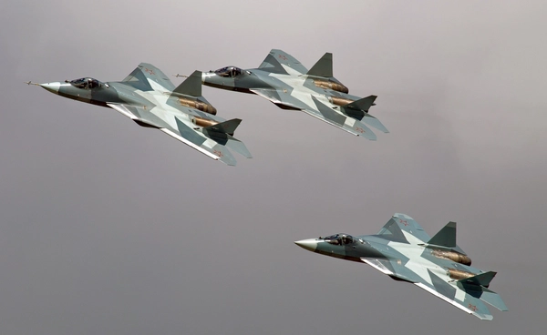 หลุดภาพเครื่องบิน Su-57 ของรัสเซียบินเหนือน่านฟ้าแอลจีเรีย ย้ำข่าวลือผู้ซื้อต่างชาติรายแรกของโลก