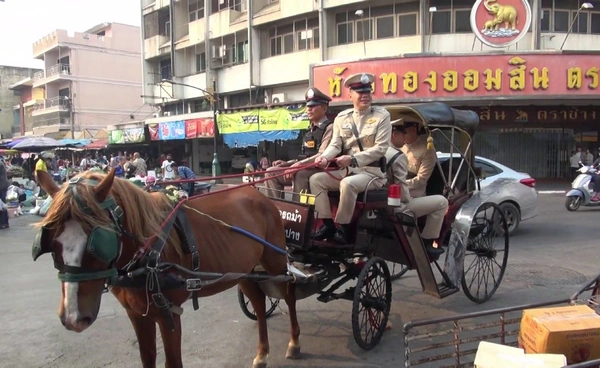 ลำปางเปิดตัว “สายตรวจรถม้า” ลดการใช้พลังงานยุคน้ำมันแพง