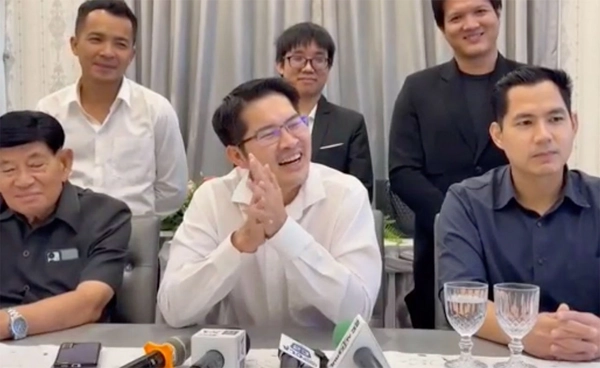 “เต้ มงคลกิตติ์” เปิดตัวกรุงเทพบินได้ ชิงผู้ว่าฯ กทม. ชูนโยบายดึงหน้า ผ่าเต้า