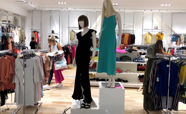 “เสื้อผ้า” อาจแพงขึ้นทั้งโลก วิกฤตโลกร้อนดันต้นทุนพุ่ง