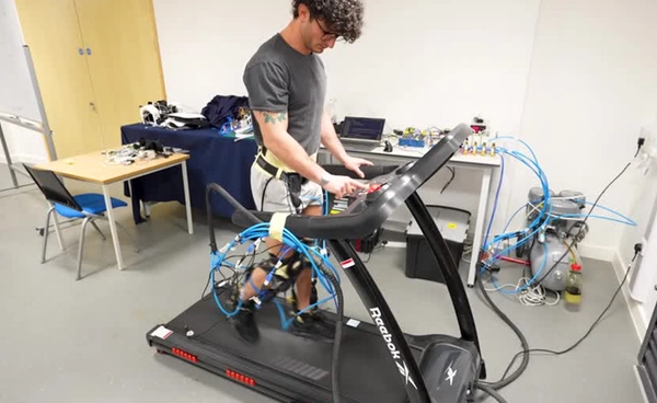 “กางเกงกล้ามเนื้อเทียม” เสริมแกร่ง “นักบินอวกาศ” พิชิตภารกิจดวงจันทร์-ดาวอังคาร 