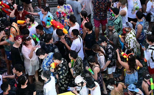 ปิดฉากสงกรานต์ข้าวสาร เงินสะพัด 150 ล้าน แต่กำลังซื้อยังไม่ฟื้น 