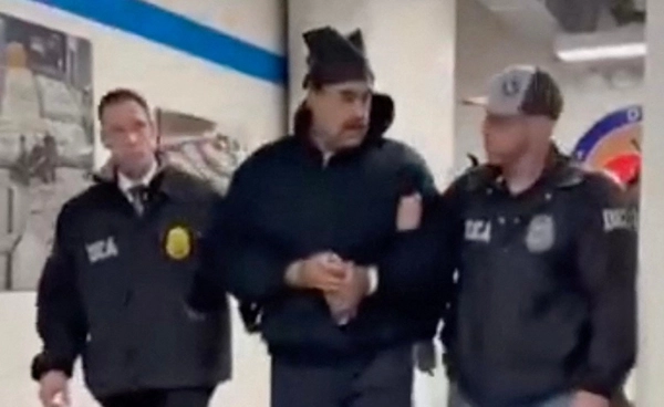 "นิโคลัส มาดูโร" ถูกฝากขังแล้วที่นครนิวยอร์ก ขึ้นศาลพรุ่งนี้