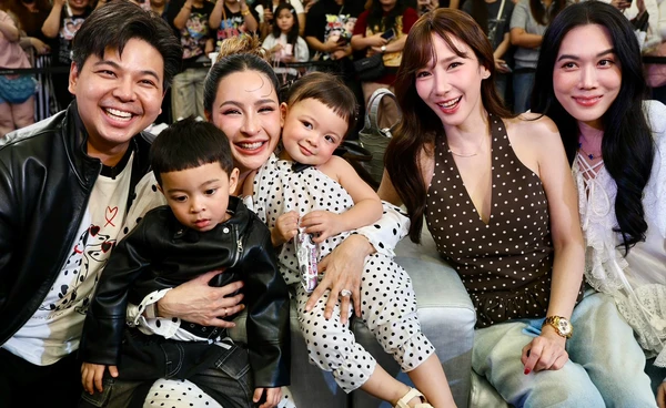 “แฝดโซล-โมเน่” บุกตลาด ”AumAum” ซีคอน บางแค เจอ "อั้ม พัชราภา" ครั้งแรก ตลาดแตก