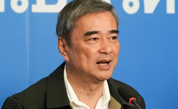 อภิสิทธิ์ เสนอทางออกปมเลือกตั้ง เร่งโปร่งใสก่อนกระทบการเมือง 