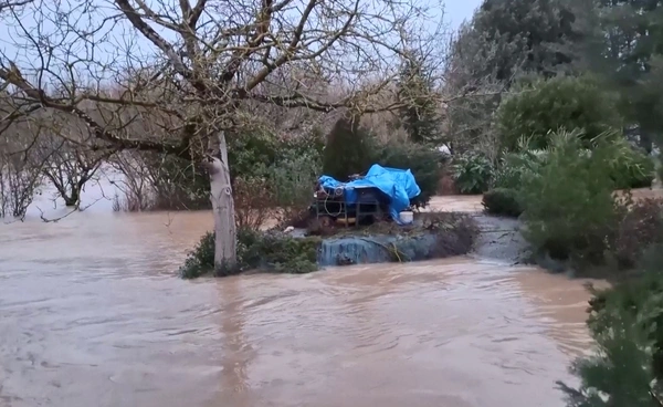 “ฝรั่งเศส” เตือนภัยระดับสีแดง  พบน้ำท่วมสูงต่อเนื่อง