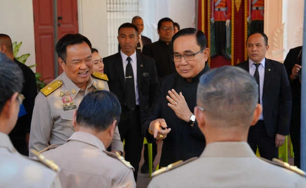 "บิ๊กตู่" ให้กำลัง "อนุทิน" แนะนำการแก้ปัญหาชายแดน บอกให้อดทน