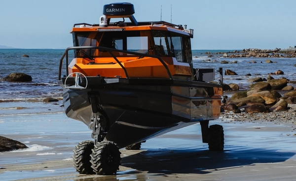 เปิดตัว StabiX 250 รถบ้านสะเทินน้ำสะเทินบกสุดบุกเบิก เปิดโลกแคมป์ปิ้งบนเกาะส่วนตัวแบบไร้ผู้คน