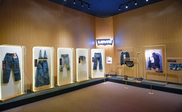 Levi’s® เนรมิตป๊อปอัพสุดเอ็กซ์คลูซีฟ “Behind Every Original” พร้อมออกเดินทางสร้างแรงบันดาลใจทั่วโลกตลอดทั้งปี 