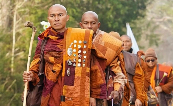 Walk For Peace “ธุดงค์ข้ามอเมริกา” ไวรัลพระสงฆ์แห่งสันติภาพ ในวัน "ทรัมป์" ป่วนโลก